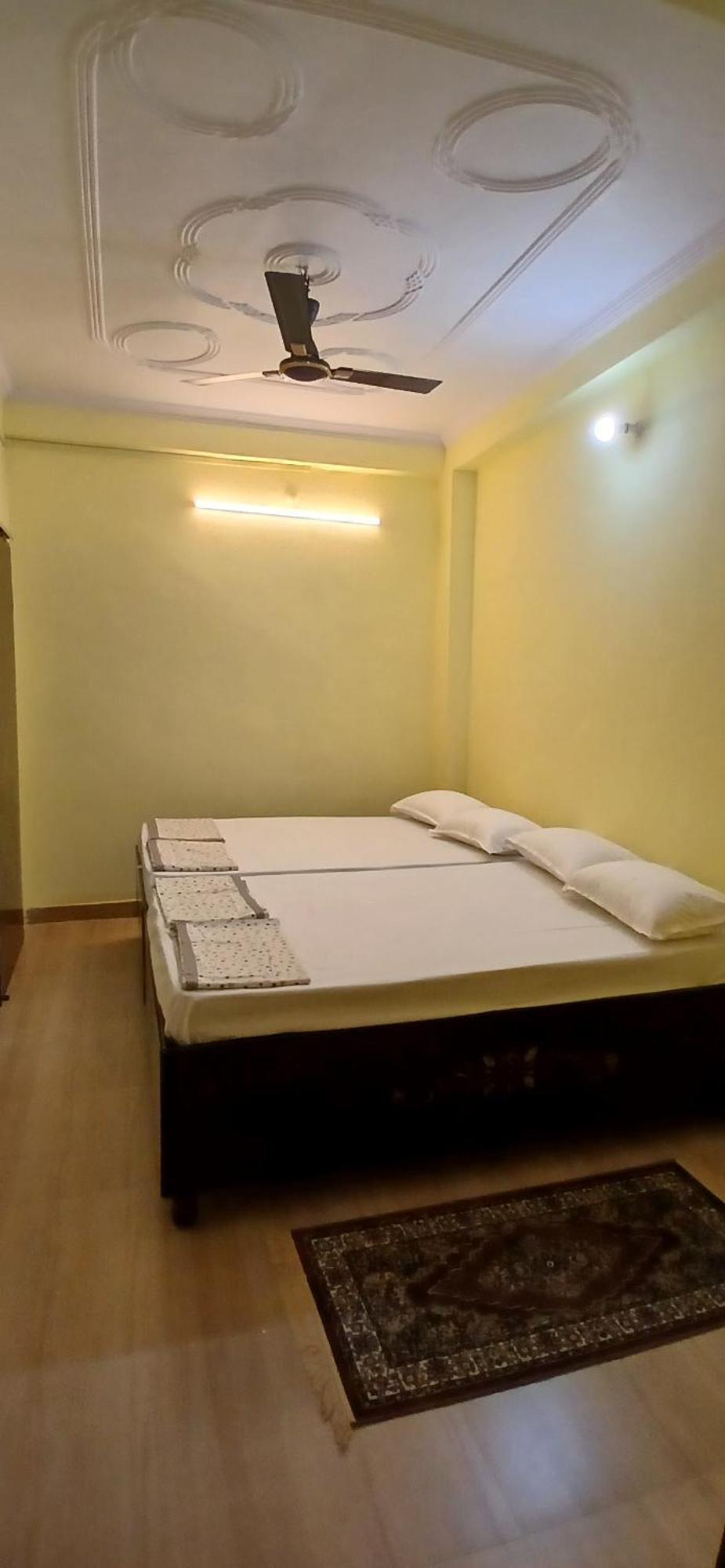 Incredible Banaras Inn Váránaszi Szoba fotó